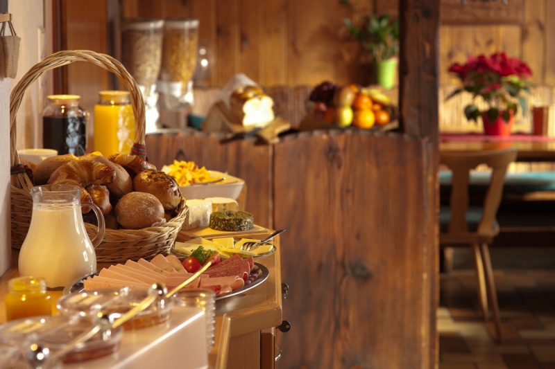 boulangerie-LE LAVANDOU-min_breakfast_buffet_food_restaurant_meal_hotel_plate_fresh-718745